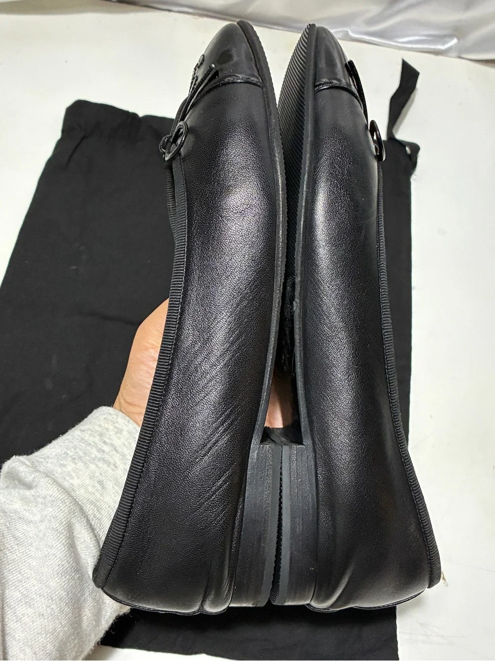 CHANEL Black Leather Cap-Toe Ballet Flats with CC Logo